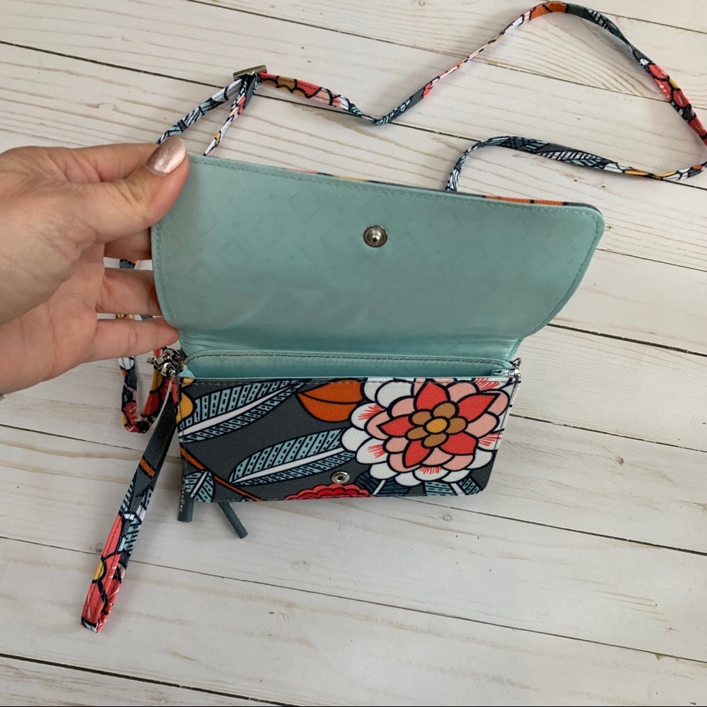 2 piece Vera Bradley Tropical Evening Lighten Up - Picture 6 of 8